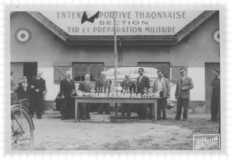 Stand de tir de l'eau blanche